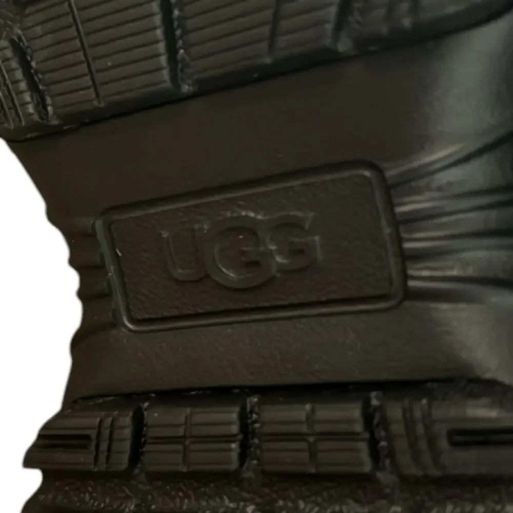 UGG YOSE FLUFF V2 BLACK Hiking Waterproof BOOTS WOMEN'S Size 9.5 New